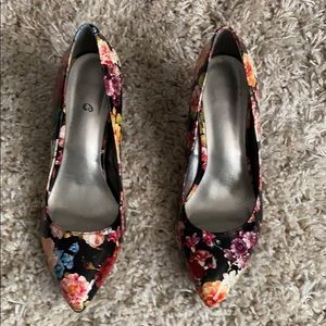 Floral Pumps